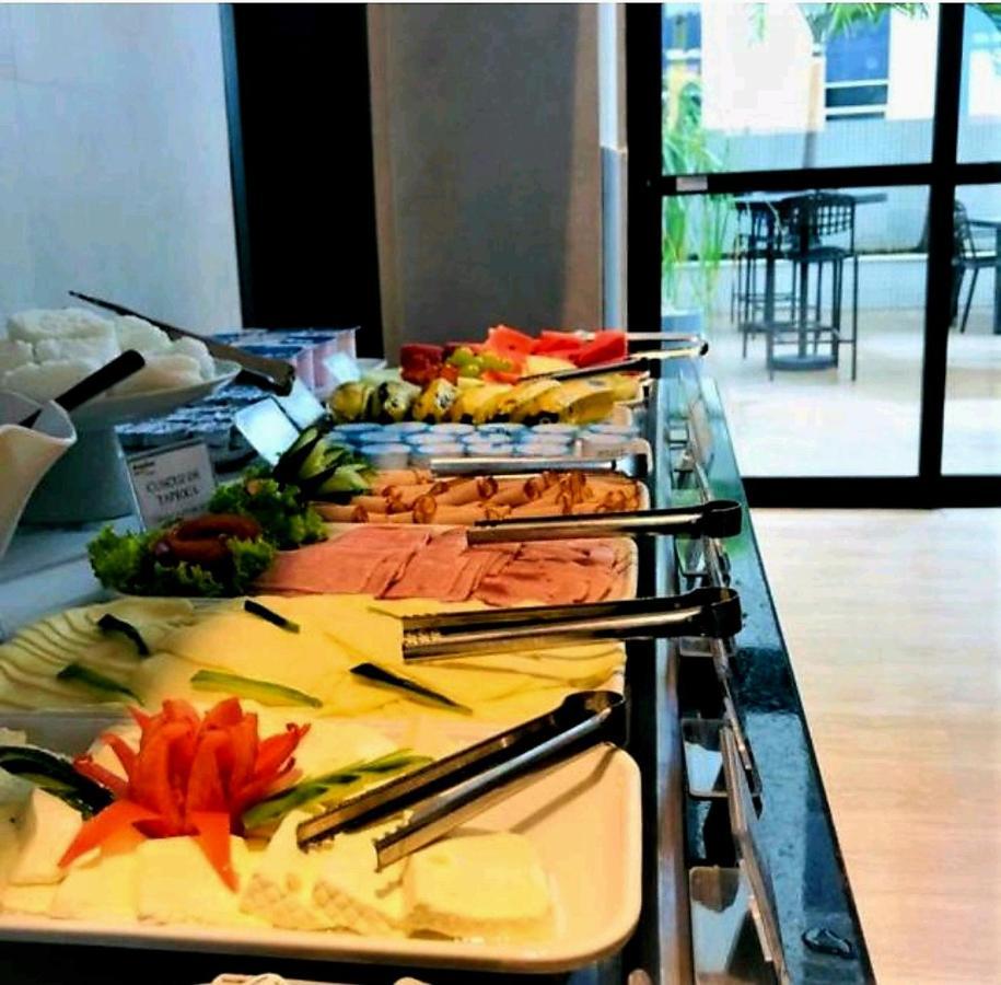 Apt Hotel Astron Mundial Salvador Bagian luar foto